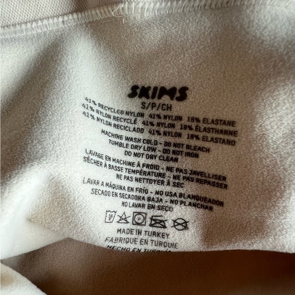 Brand New SKIMS Seamless Sculpt Solution Short - Exposed S - Picture 5 of 5